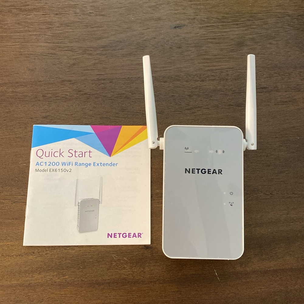 Netgear AC1200 Wi-Fi Range Extender Model: EX6150v2 with Quick Start Guide